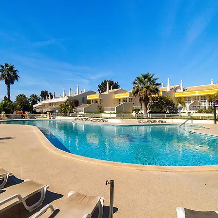 Villa Ponta Grande - Luzia *